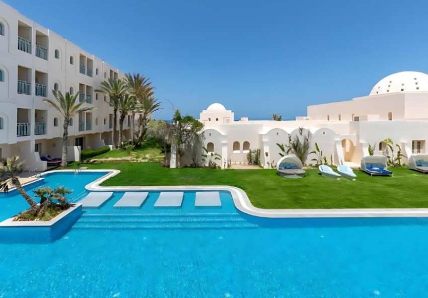  На първа линия на о-в Джерба в ULYSSE DJERBA THALASSO &amp; SPA 5*, Тунис. Чартърен полет от София + 7 нощувки на човек на база All Inclusive! 